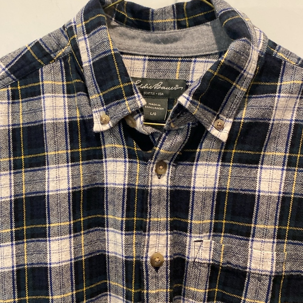 Eddie Bauer Men’s Long Sleeve Flannel Shirt. Green/Navy Plaid. Large. - Picture 2 of 6